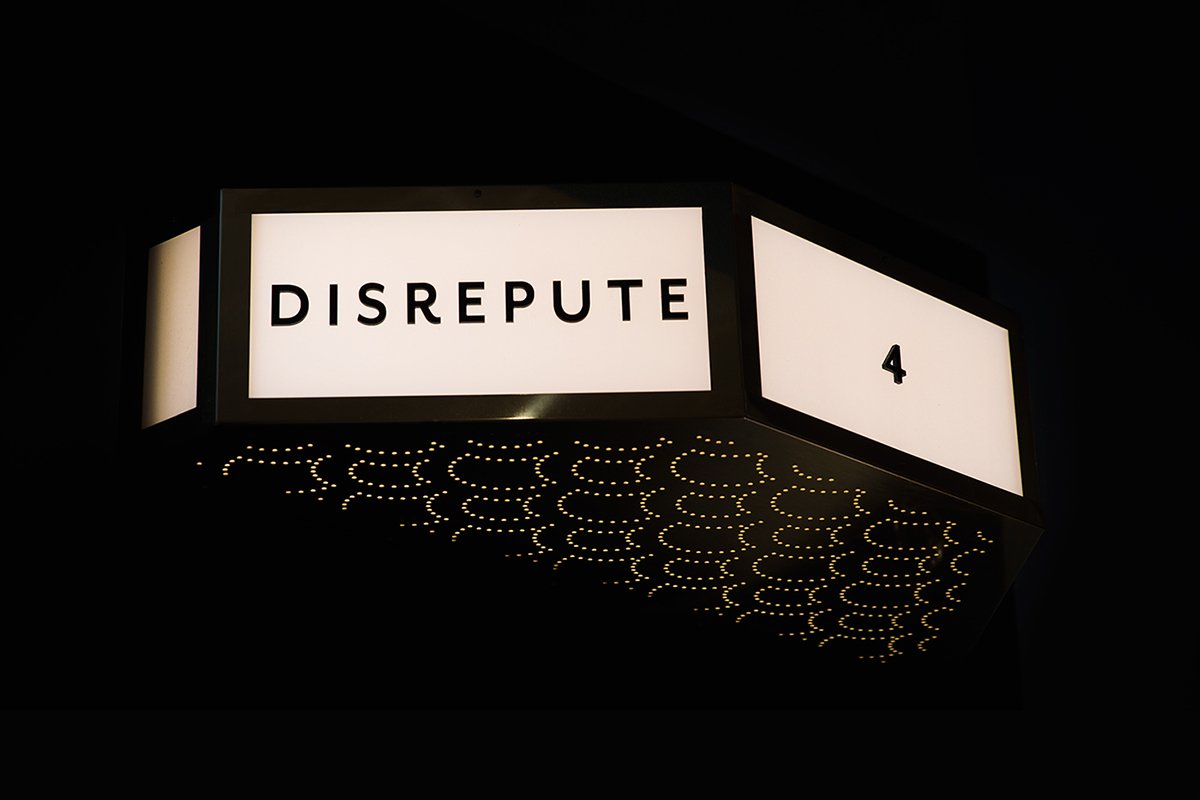 Disrepute酒吧品牌設計  燈箱設計展示