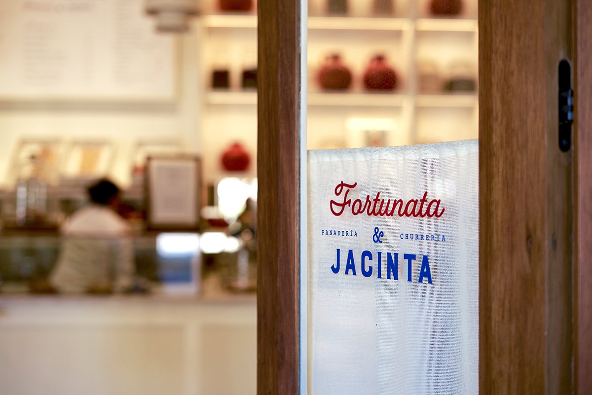 Fortunata & Jacinta歐包茶飲輕餐飲品牌設(shè)計欣賞，歐包茶飲品牌，輕餐飲品牌，輕餐飲品牌設(shè)計，輕餐飲品牌策劃，輕餐飲品牌全案策劃，餐飲品牌設(shè)計，餐飲品牌策劃，深圳品牌設(shè)計，深圳品牌策劃，深圳品牌全案策劃，深圳品牌形象塑造，深圳包裝設(shè)計，左右格局