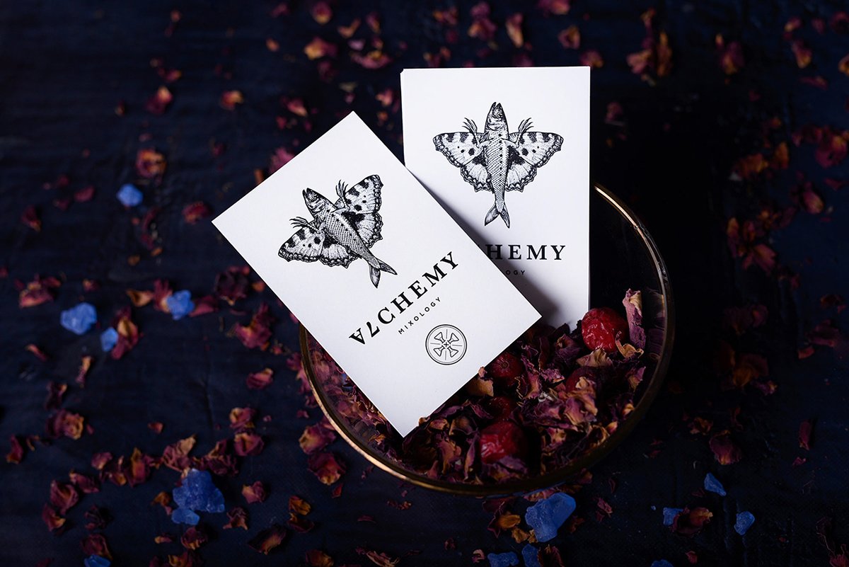 Alchemy Bar雞尾酒酒吧品牌設計欣賞,酒吧品牌設計，餐飲品牌設計，酒吧品牌策劃，酒吧品牌全案策劃，餐飲品牌策劃，深圳品牌設計，深圳品牌策劃，深圳品牌全案策劃，深圳品牌形象塑造，深圳包裝設計的，左右格局
