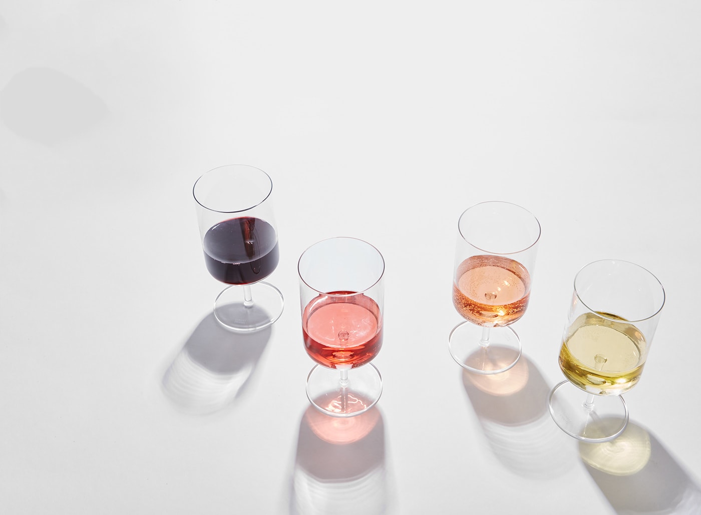 WineSociety優質葡萄酒品牌戰略定位和品牌策劃，餐飲品牌策劃，餐飲品牌設計，品牌設計公司，深圳品牌設計，左右格局