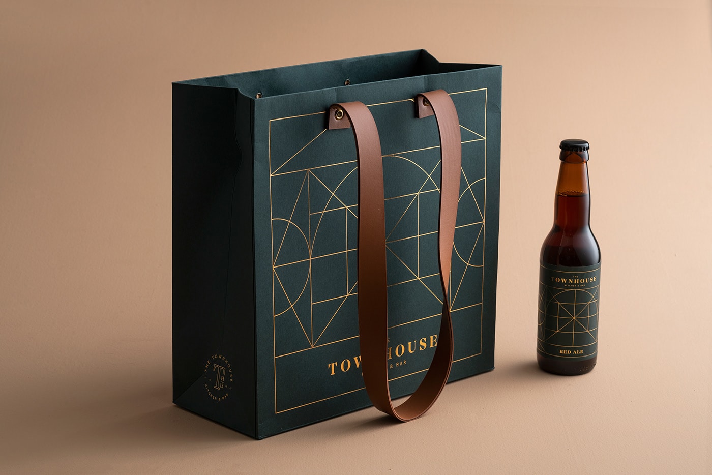 土耳其高級聯(lián)排別墅餐飲品牌視覺營銷案例，餐飲品牌設計，深圳品牌營銷，餐飲品牌策劃，深圳品牌設計，左右格局