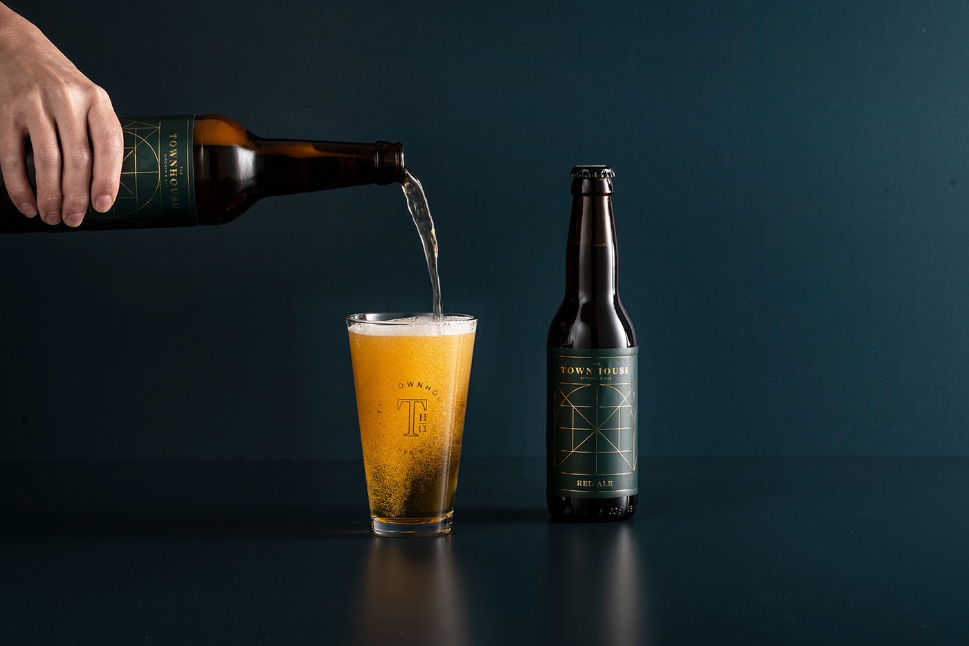 土耳其高級聯(lián)排別墅餐飲品牌視覺營銷案例，餐飲品牌設計，深圳品牌營銷，餐飲品牌策劃，深圳品牌設計，左右格局